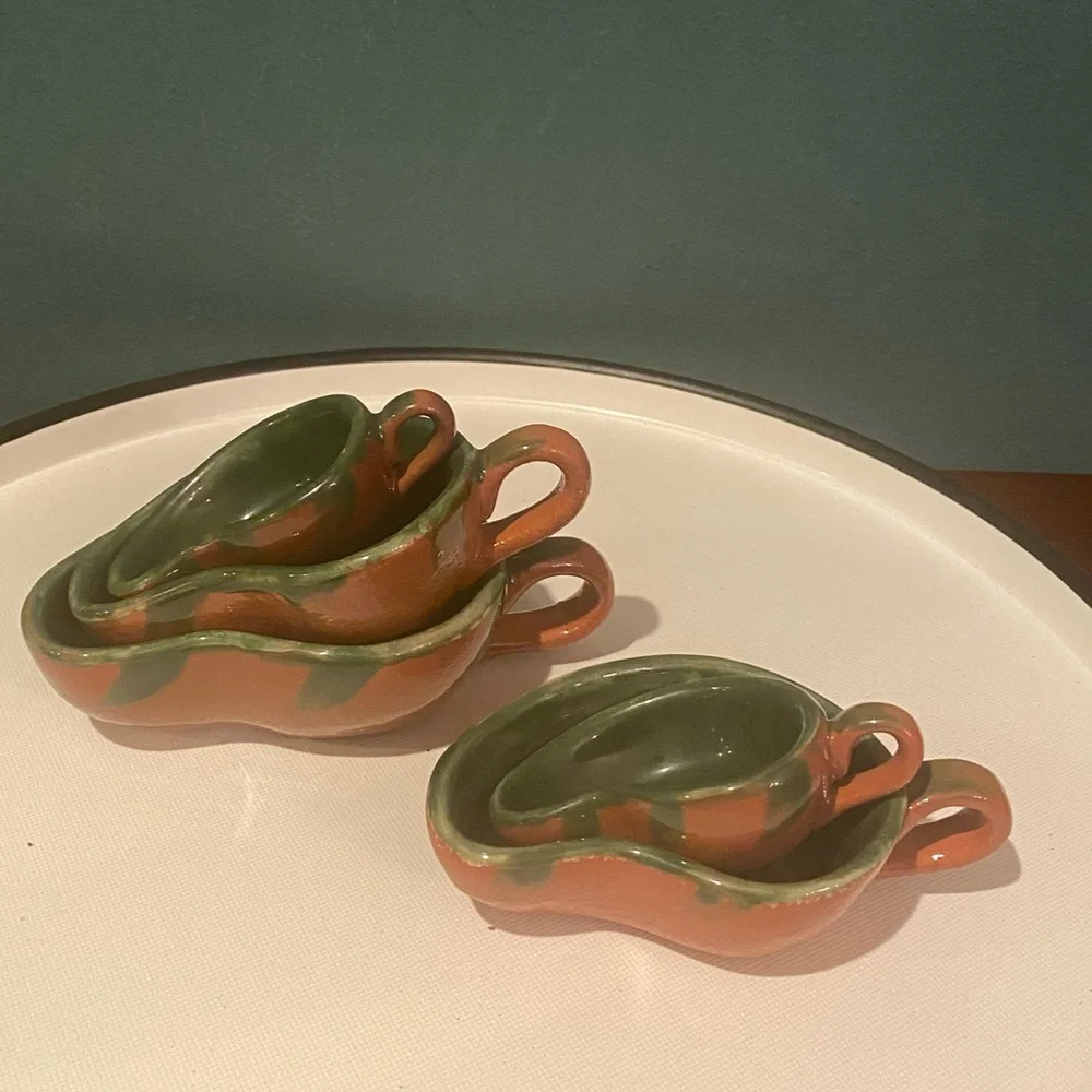 Set of 5 Williams Sonoma Chili Pepper stacking bowls